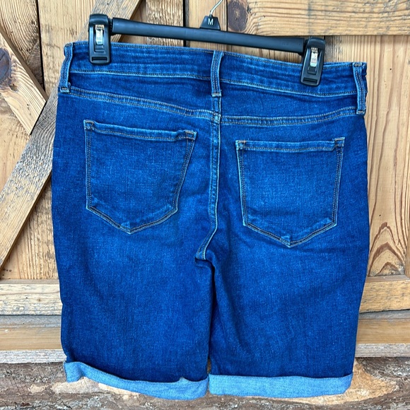 Juniors/girls Bermuda Jean cuffed shorts. - Picture 2 of 4
